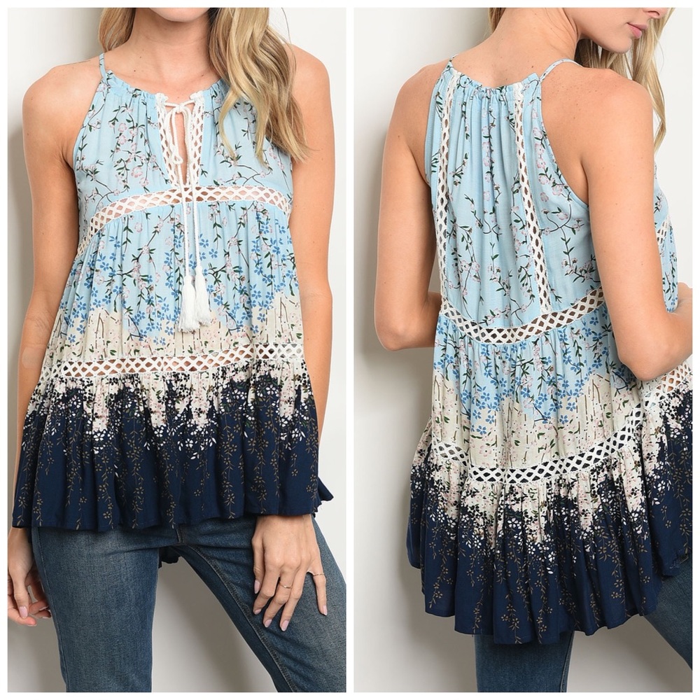 LAST 1!! 💕SALE!! Stunning Dual Color Floral Top! - Picture 4 of 4
